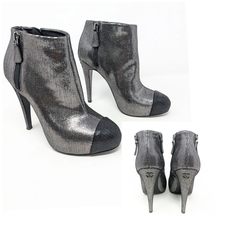 Chanel Silver Cap Toe Ankle Boots CC Size 37 Metallic Logo Booties